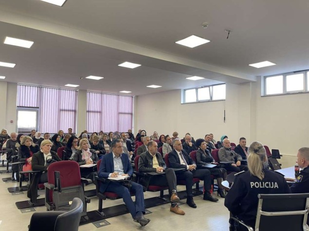 Sastanak MUP-a ZDK i obrazovnih ustanova: Za sigurno okruženje, nastavu i druge školske aktivnosti