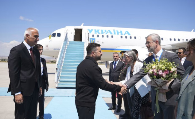 Zelensky stigao u Ankaru: Ukrajina traži nove sisteme odbrane, dronove i veću podršku NATO-a
