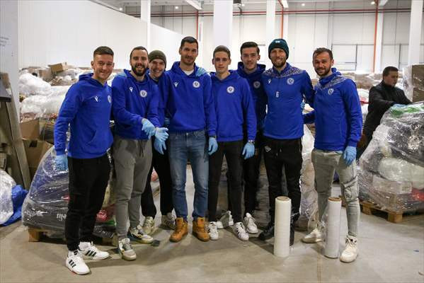 Fudbaleri Željezničara umjesto treninga pomagali u pakovanju pomoći za Tursku i Siriju