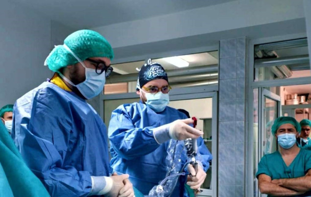 Zenički hirurzi prvi u BiH izveli endoskopsku operaciju degenerativnih bolesti kičme
