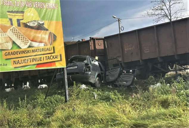 Sudar voza i automobila u Živinicama, povrijeđene dvije osobe