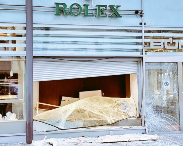 Smotani Pink Panter iz Srbije uhićen u Mađarskoj; džip mu se zaglavio u izlogu