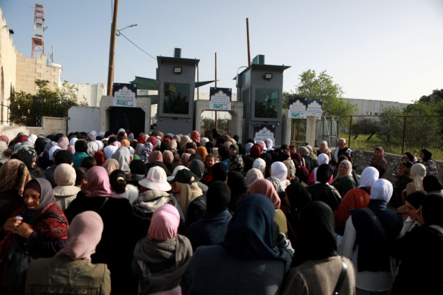 Izraelske snage spriječile Palestince da prisustvuju molitvi u Al-Aqsi