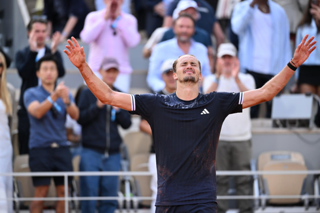 Zverev osvojio Roland Garros nakon velike borbe protiv Cobollija u pet setova