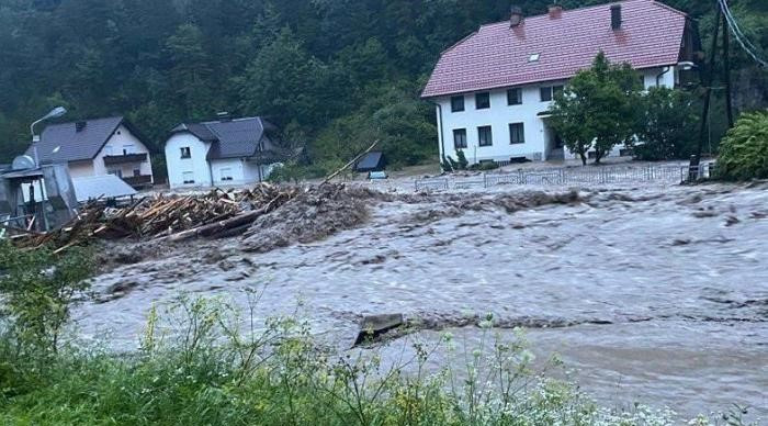 Veliko nevrijeme pogodilo Sloveniju: Poplave, klizišta, evakuacije