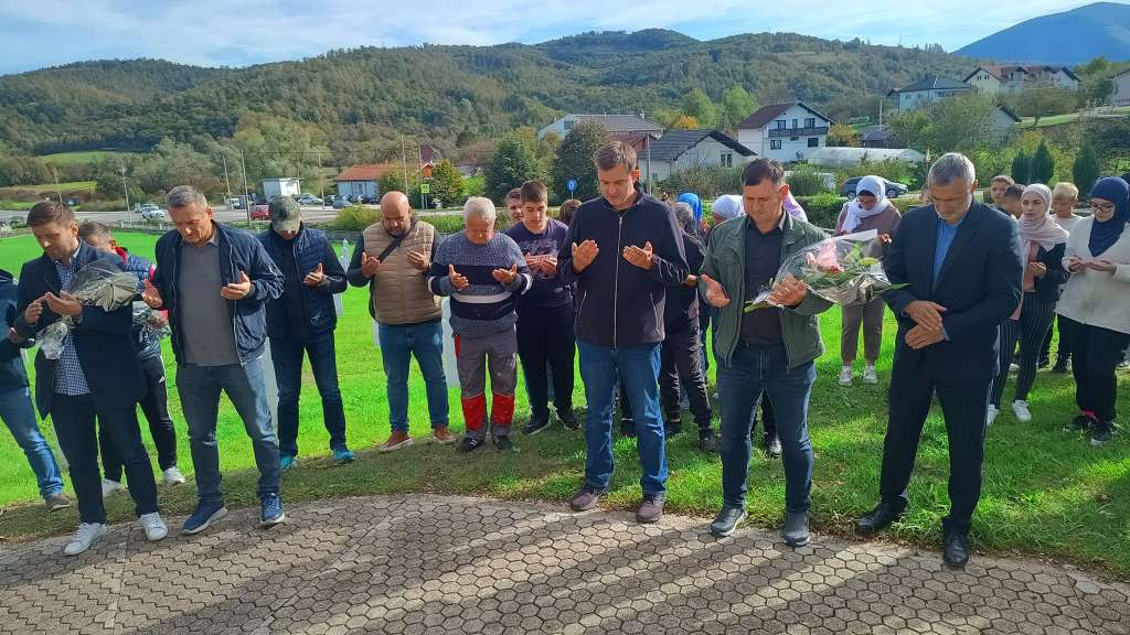 Posjetom šehitlucima započeo program obilježavanja Dana Sanskog Mosta
