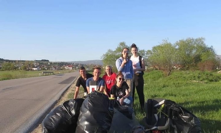 U ekološkoj akciji čišćenja odmarališta Vidikovac prikupljeno više vreća otpada