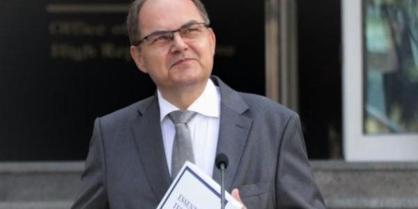 Zašto Schmidtova odluka ima više podrške američke strane nego EU