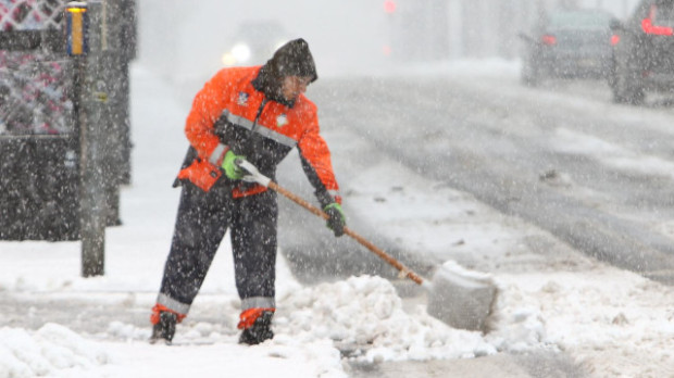 Snijeg u Srbiji donio poteškoće u saobraćaju, hiljade ljudi bez struje