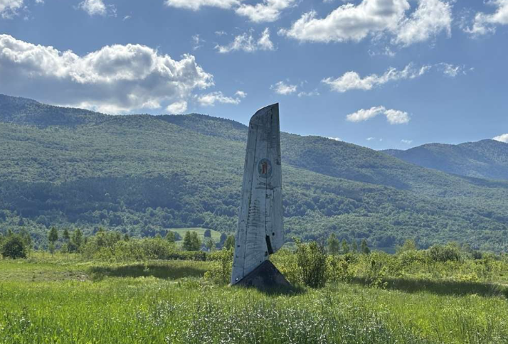 Spomenik prvom partizanskom pilotu Franji Kluzu prkosi vremenu