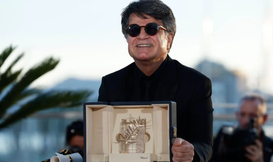 Iranski reditelj, dobitnik Zlatne palme, dočekan ovacijama po povratku kući