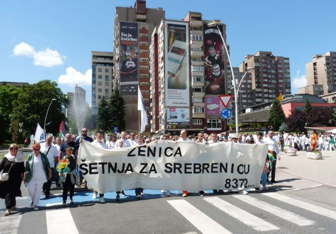 Zeničani danas šetali za Srebrenicu