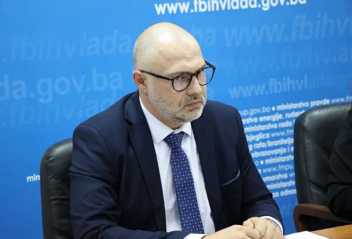 Objavljen konkurs za prijem zaposlenika u osnovne i srednje škole Tuzlanskog kantona