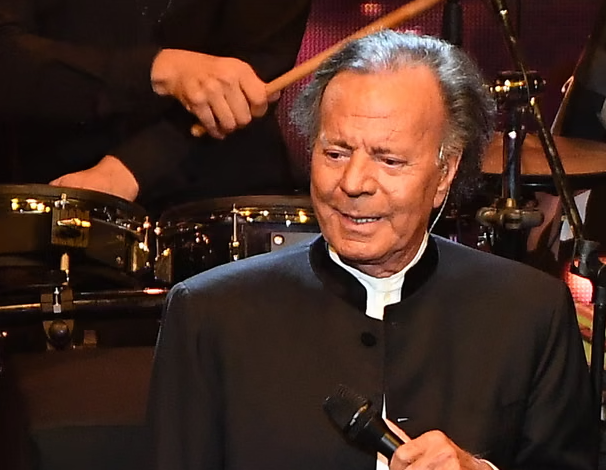 Španski tužitelji razmatraju optužbe za seksualno zlostavljane protiv pjevača Julija Iglesiasa