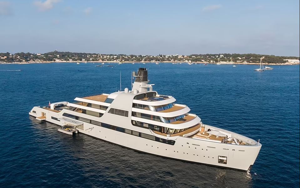 Abramovičeva jahta jutros uplovila u Tivat