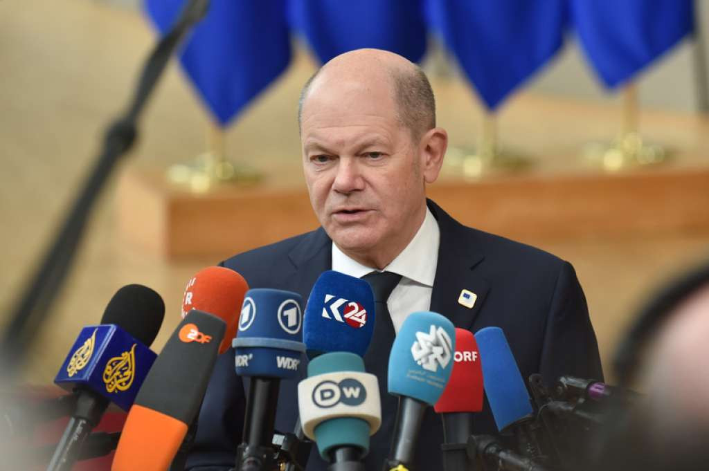 Scholz u telefonskom razgovoru pozvao Putina da započne pregovore s Ukrajinom