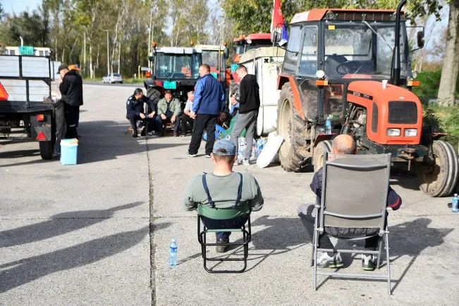 Poljoprivrednici u Srbiji nastavljaju prosvjede