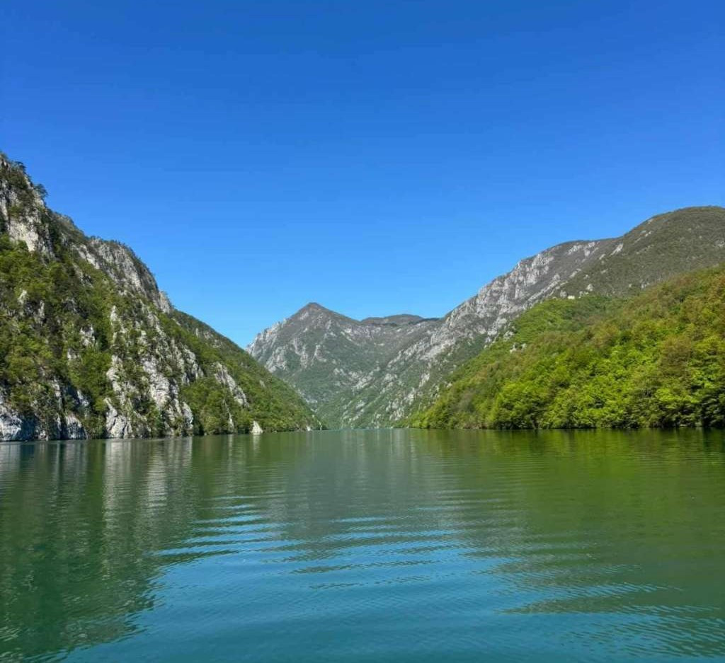 Srebreničanin Safet Alić na obali Perućca gradi turističku oazu: Želim da Srebrenica cvjeta