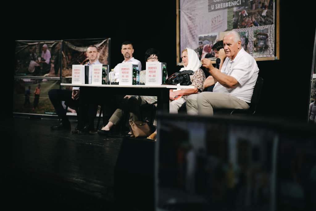 U Tuzli promovisana fotomonografija 'Srebrenica – Potočari 1995-2025: 30 godina dokaza genocida'