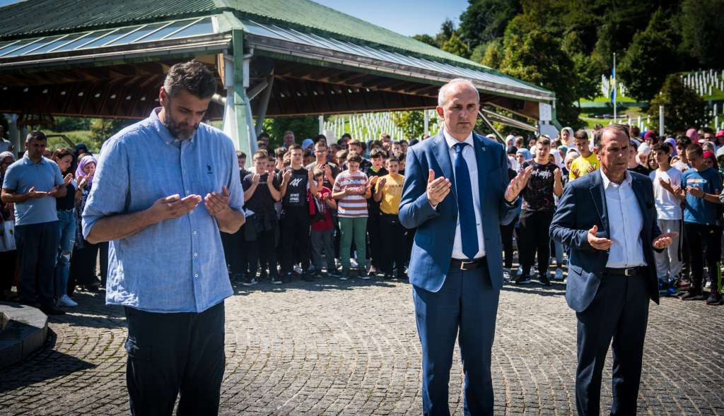 Memorijalni centar Srebrenica posjetili učenici devet osnovnih škola iz Tešnja