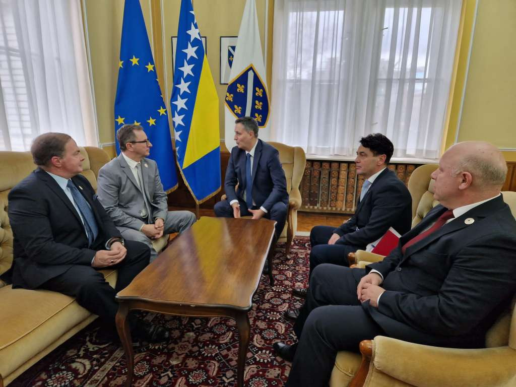 Pripreme za obilježavanje 28. godišnjice genocida u Srebrenici