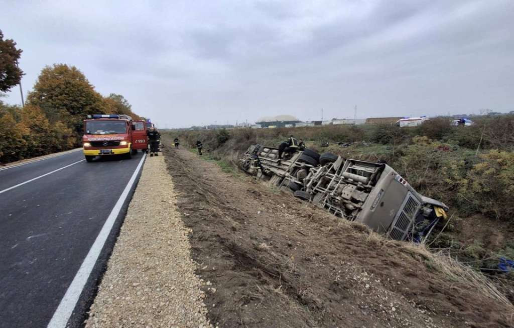Vozaču autobusa 30 dana pritvora nakon prevrtanja kod Sremske Mitrovice