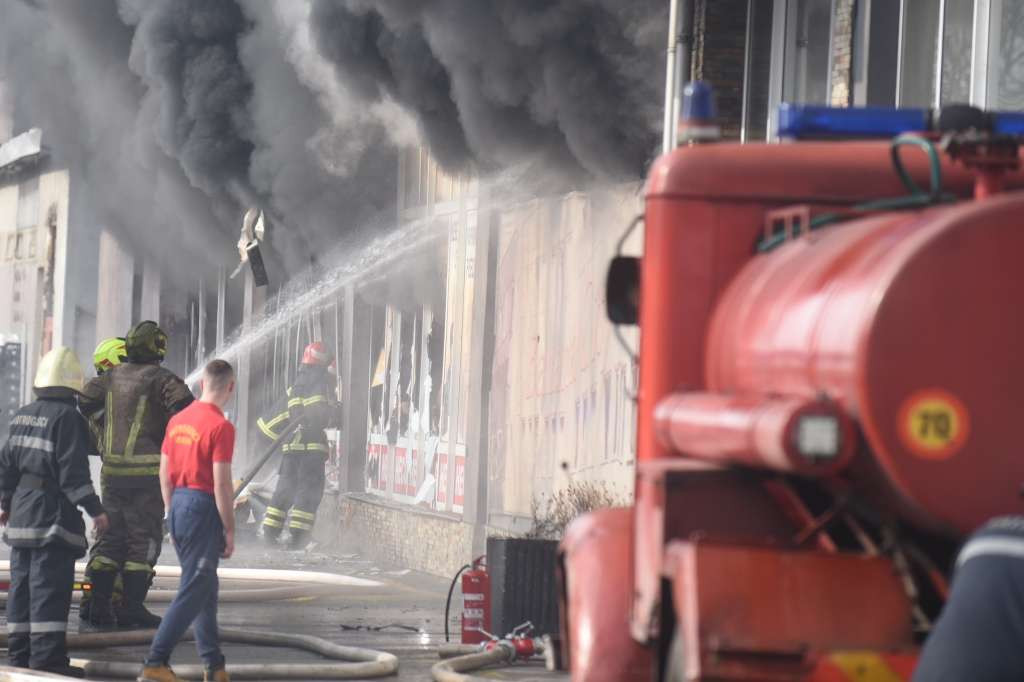 Srbija: Ozlijeđeni u požaru u Domu za stare sa znakovima teškog trovanja