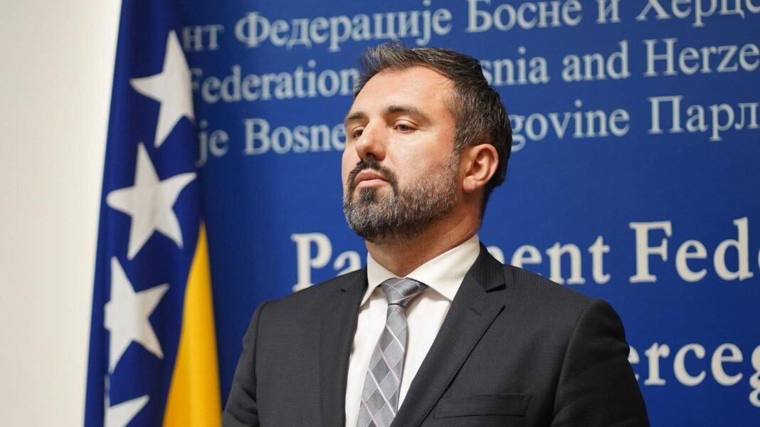 Stojanović poručio Cvijanović: Popravite život, ne prodajite ljudima ublehe na skupovima