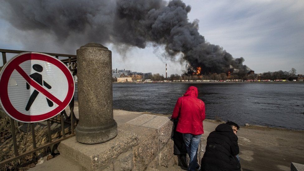 Golemi požar zahvatio čuvenu tvornicu 'Nevskaja Manufaktura' u St. Petersburgu