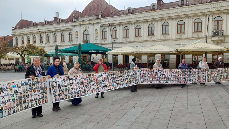 Iz srebreničkih udruženja od Radovana Viškovića traže informacije o grobnicama