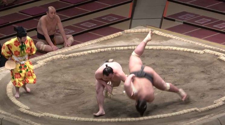 Sumo-borac slomio vrat i mjesec dana kasnije preminuo