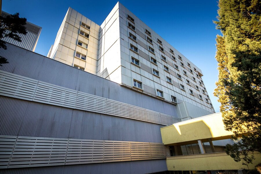 SKB Mostar: Tri osobe hospitalizirane zbog ugriza zmije otrovnice, osiguran serum