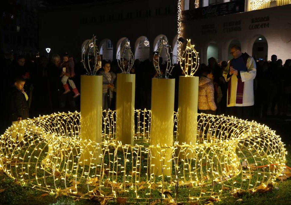 U subotu paljenje prve adventske svijeće u Mostaru