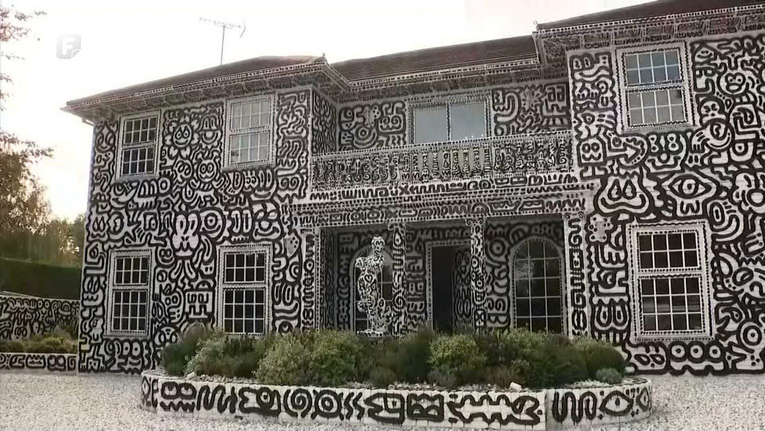 Sam Cox svaki centimetar svog doma prekrio 'doodle' crtežima