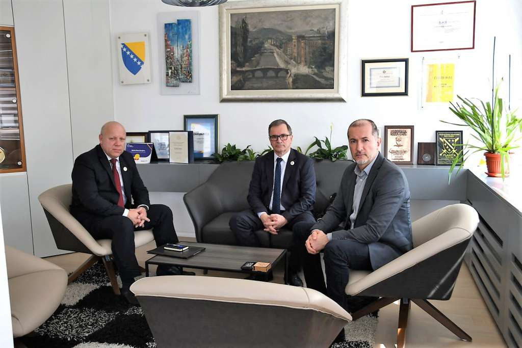 Kontinuirana podrška Memorijalnom centru Potočari i povratnicima