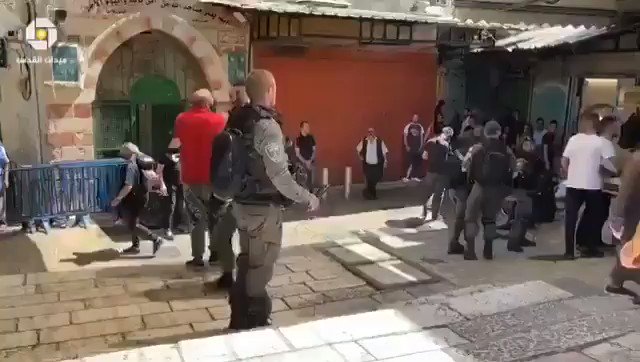 VIDEO/ Palestinska novinarka Abdullatif: Teško mi je bilo kada je izraelska policajka svukla moju maramu