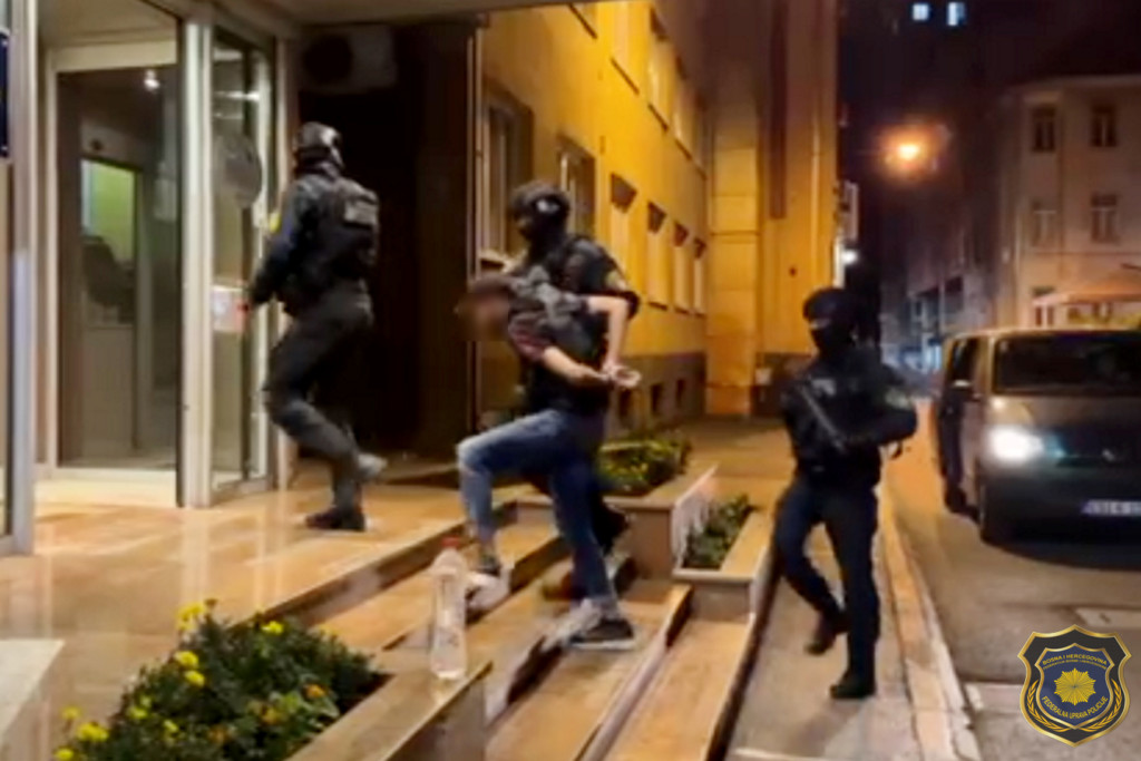 FUP - Spriječen femicid i otklonjena prijetnja po život i tijelo upućena ženskoj osobi