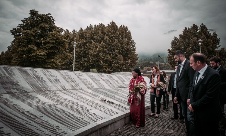 Nderitu: Riješiti i poricanje genocida i govor mržnje