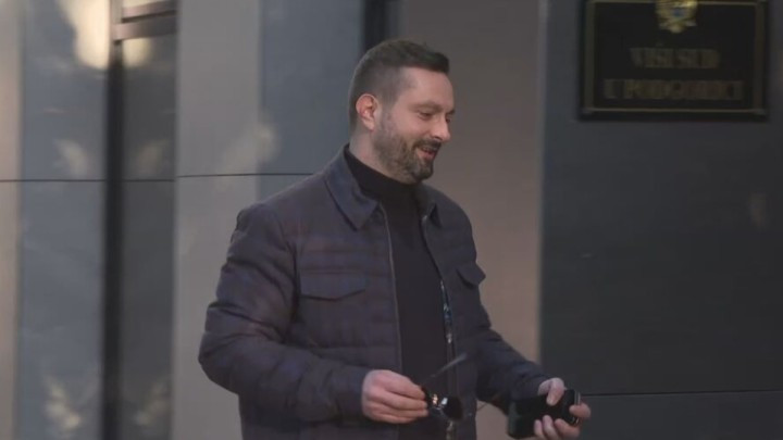 Novinar Komnenović na saslušanju nakon razgovora sa stvarnim ili virtuelnim bjeguncem