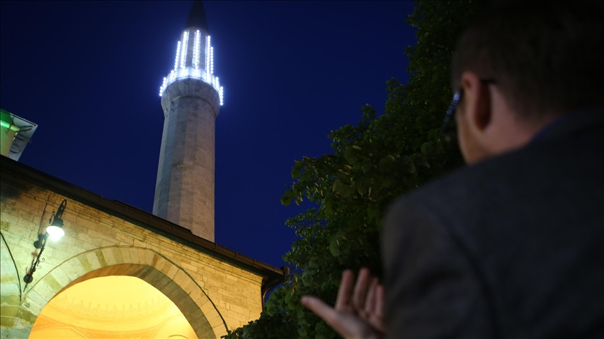 Muslimani obilježavaju Lejletul-berat: Noć oprosta i sudbine