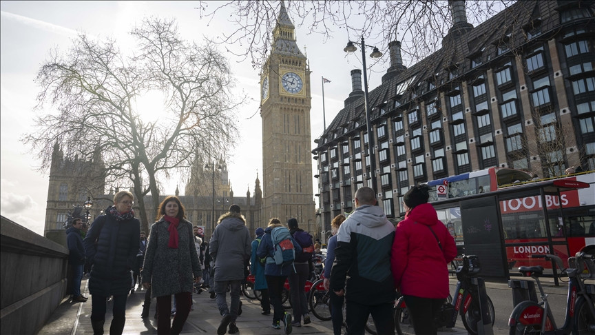 Polovina odraslih Britanaca duboko zabrinuta zbog utjecaja umjetne inteligencije