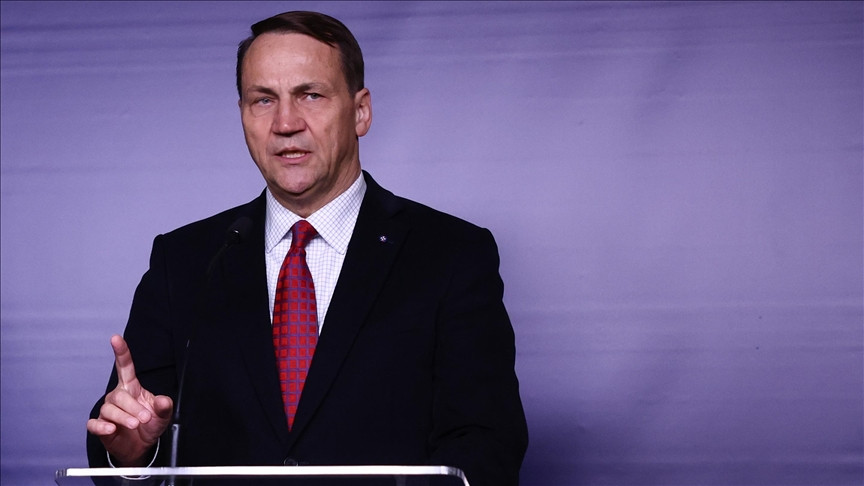 Sikorski: Ruski rat nas je natjerao da biramo između oružja i maslaca