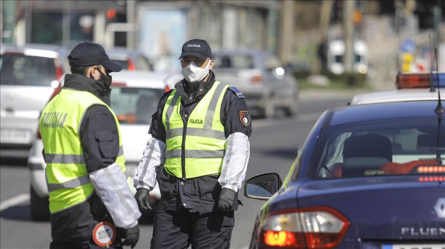 Zbog krađe garderobe i pljačke kladionice uhapšeni Libijac i Alžirac