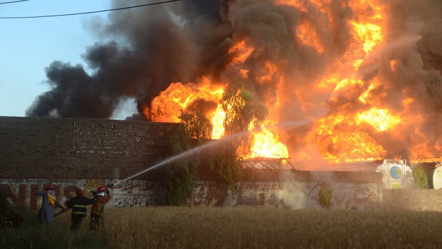 Vanredno stanje u Tuapseu: Napad dronom izazvao veliki požar u rafineriji