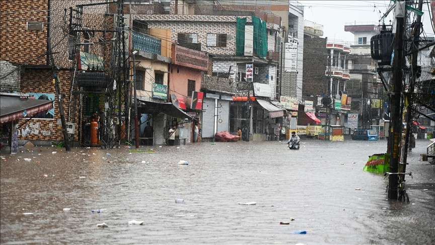 Pakistan: U poplavama 15 poginulih i 17 nestalih