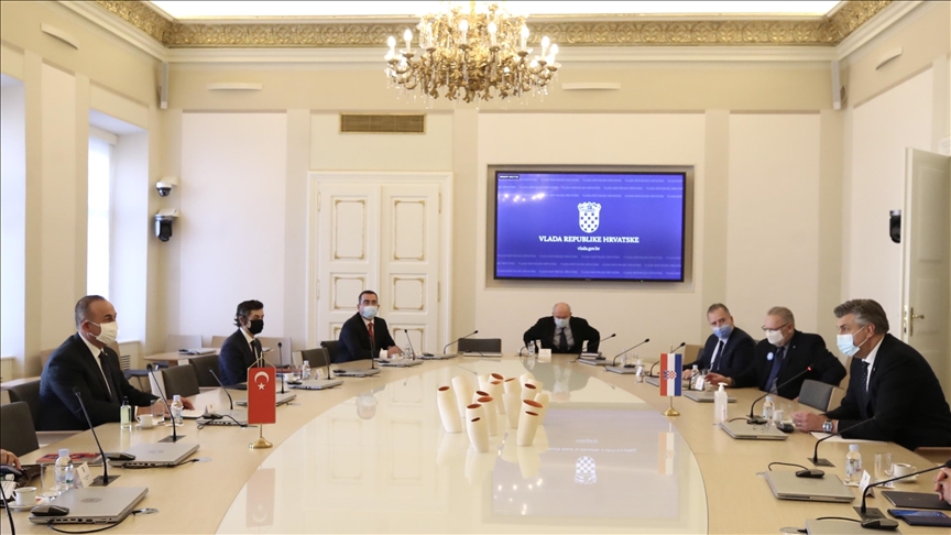 Plenković s Cavusogluom o bilateralnoj suradnji i pomoći Turske Hrvatskoj nakon potresa