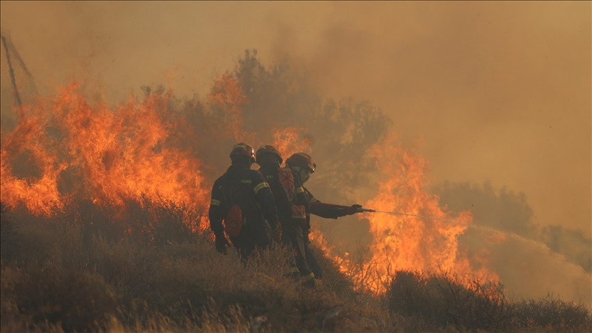 Proglašeno vanredno stanje nakon razornog požara na otoku Krit