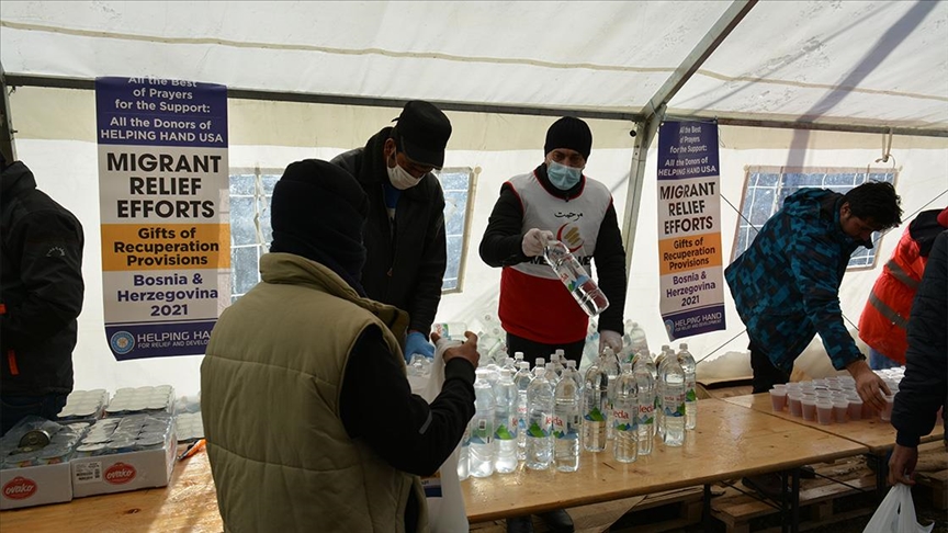 "Merhamet" podijelio migrantima u Bihaću novi kontingent pomoći vrijedan više od 30.000 KM
