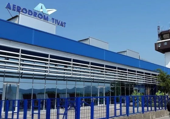 Evakuacioni avion iz Dubaija s putnicima iz regije sletio u Tivat