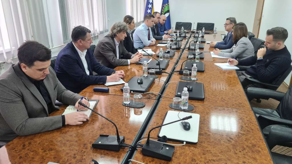 Delegacije Vlade TK i JP Autoceste FBiH o konkretizaciji izgradnje brze ceste Tuzla - Doboj